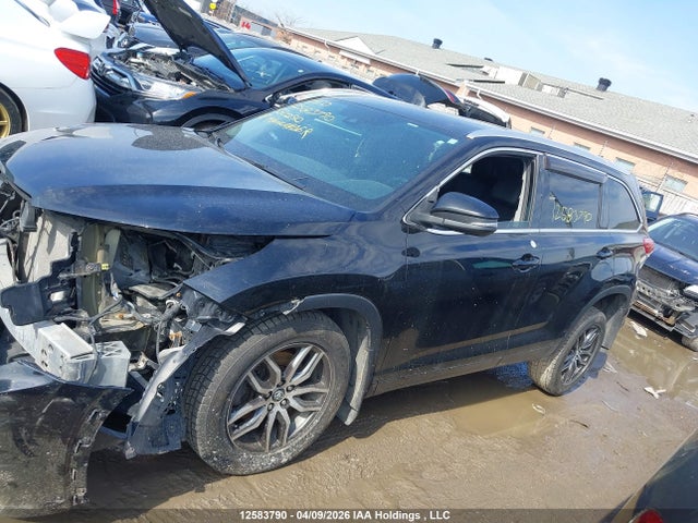 2018 Toyota Highlander Xle მანქანა იყიდება აუქციონზე, vin: 5TDJZRFH7JS550290, აუქციონის ნომერი: 12583790