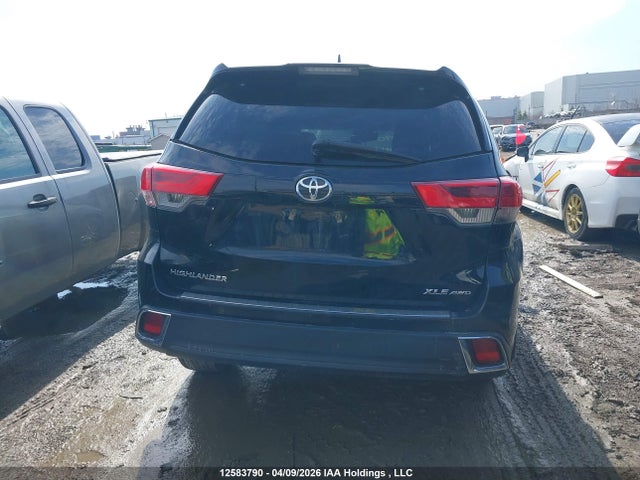 2018 Toyota Highlander Xle მანქანა იყიდება აუქციონზე, vin: 5TDJZRFH7JS550290, აუქციონის ნომერი: 12583790