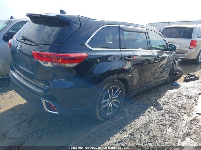 2018 Toyota Highlander Xle მანქანა იყიდება აუქციონზე, vin: 5TDJZRFH7JS550290, აუქციონის ნომერი: 12583790