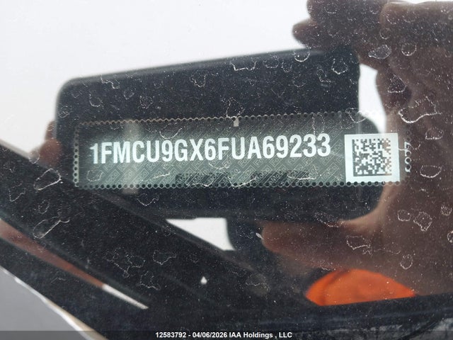 1FMCU9GX6FUA69233 Ford Escape