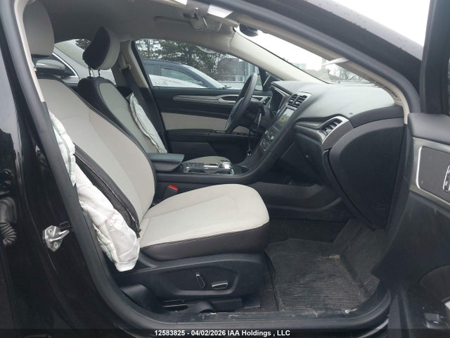 12583825 :رقم المزاد ، 3FA6P0HD9LR231227 vin ، 2020 Ford Fusion Se مزاد بيع