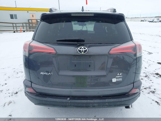12583830 :رقم المزاد ، 2T3BFREV3JW844191 vin ، 2018 Toyota Rav4 Le مزاد بيع