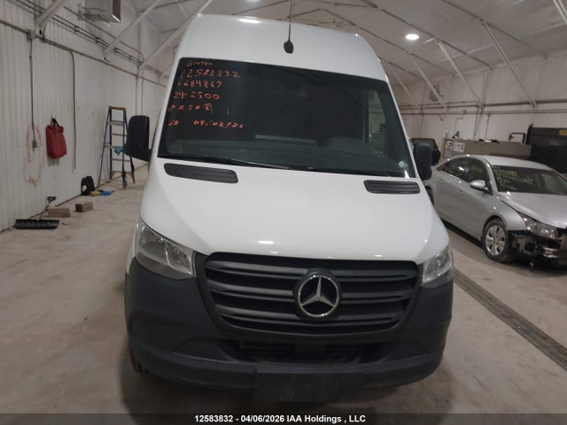 W1Y4KCHY8RP684867 Mercedes-Benz Sprinter 2500