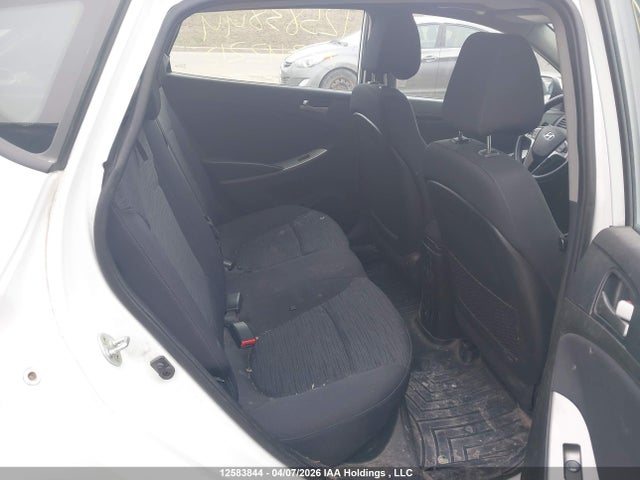 KMHCT5AE8HU342212 Hyundai Accent