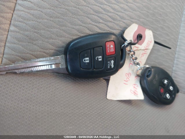 12583849 :رقم المزاد ، 2T1BURHE0EC035281 vin ، 2014 Toyota Corolla Le مزاد بيع