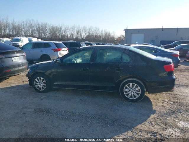 12583857 :رقم المزاد ، 3VWDK7AJXBM364712 vin ، 2011 Volkswagen Jetta مزاد بيع