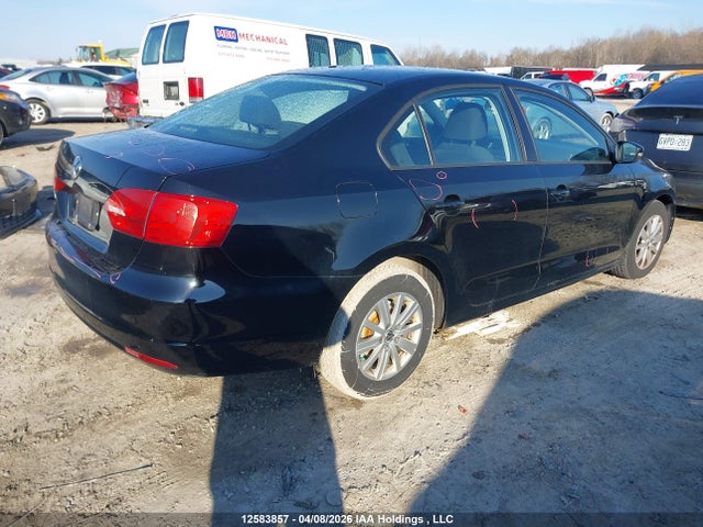 12583857 :رقم المزاد ، 3VWDK7AJXBM364712 vin ، 2011 Volkswagen Jetta مزاد بيع
