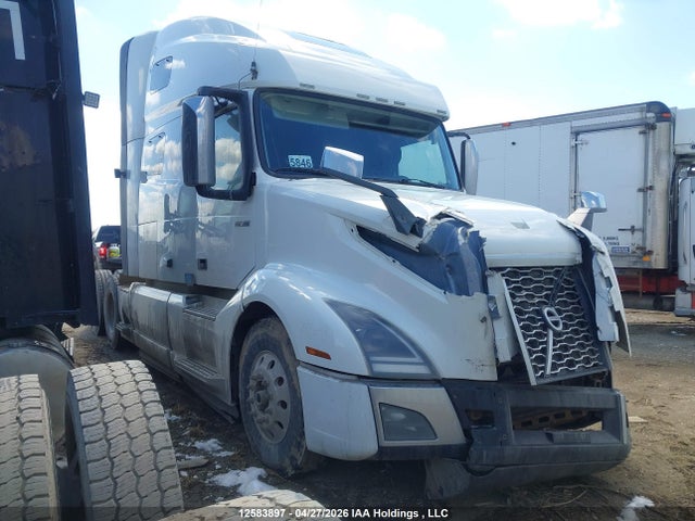 Volvo VNL 2020 4V4NC9EH5LN254640 Image 13