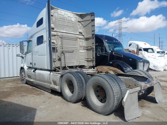 Volvo VNL 2020 4V4NC9EH5LN254640 Image 14
