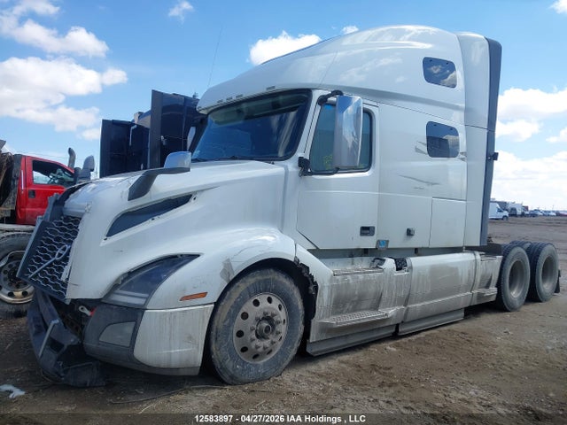 Volvo VNL 2020 4V4NC9EH5LN254640 Image 2