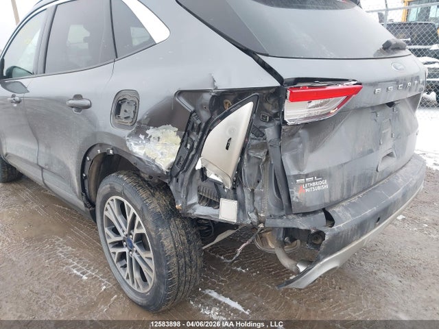 1FMCU9H63MUA03905 Ford ESCAPE SEL