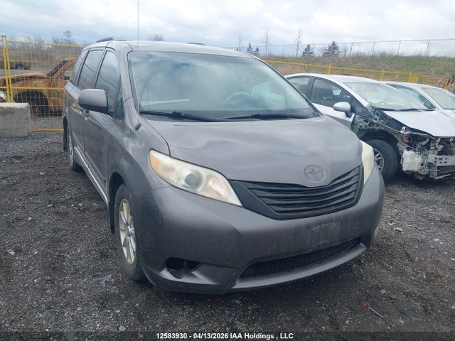 2011 Toyota Sienna მანქანა იყიდება აუქციონზე, vin: 5TDZK3DC3BS107177, აუქციონის ნომერი: 12583930