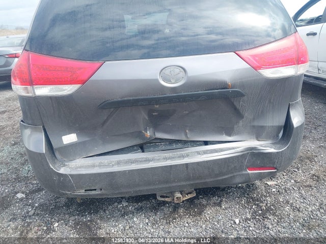 2011 Toyota Sienna მანქანა იყიდება აუქციონზე, vin: 5TDZK3DC3BS107177, აუქციონის ნომერი: 12583930