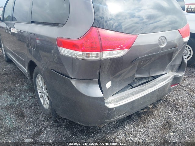 2011 Toyota Sienna მანქანა იყიდება აუქციონზე, vin: 5TDZK3DC3BS107177, აუქციონის ნომერი: 12583930