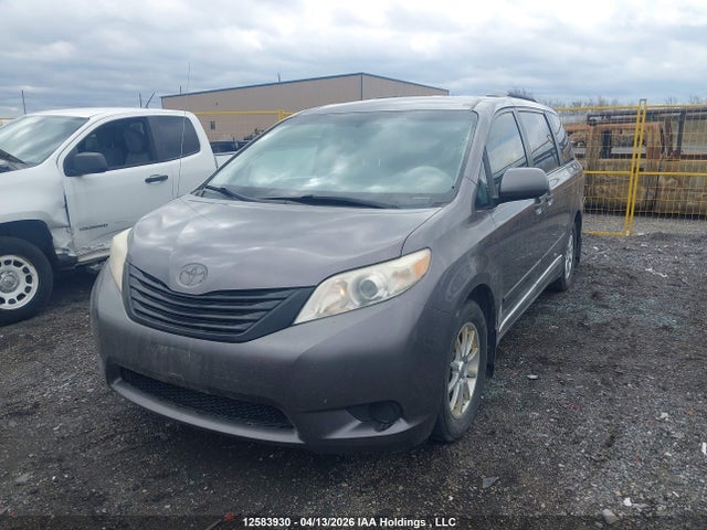 2011 Toyota Sienna მანქანა იყიდება აუქციონზე, vin: 5TDZK3DC3BS107177, აუქციონის ნომერი: 12583930