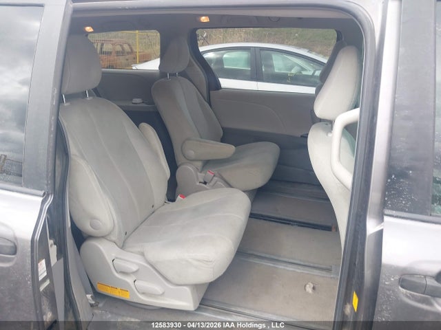 2011 Toyota Sienna მანქანა იყიდება აუქციონზე, vin: 5TDZK3DC3BS107177, აუქციონის ნომერი: 12583930