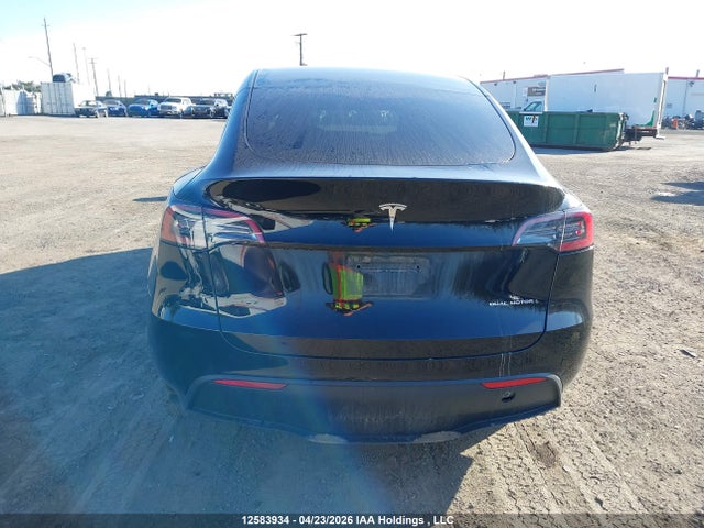 Tesla Model Y Long Range 2022 7SAYGAEE1NF550389 Image 15