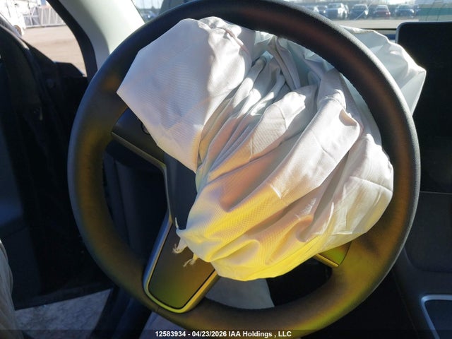 Tesla Model Y Long Range 2022 7SAYGAEE1NF550389 Image 16
