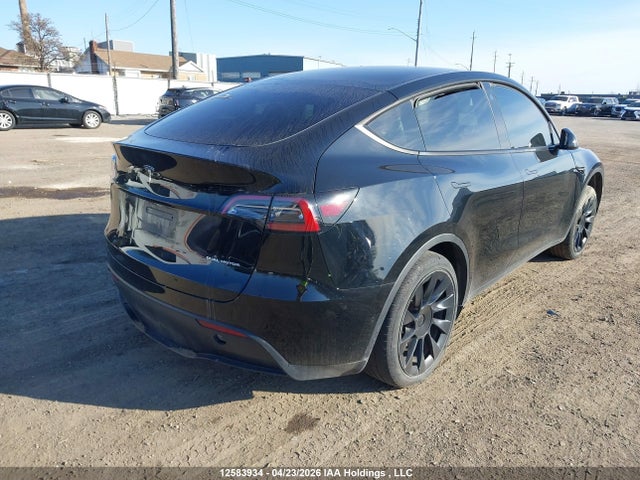 Tesla Model Y Long Range 2022 7SAYGAEE1NF550389 Image 4