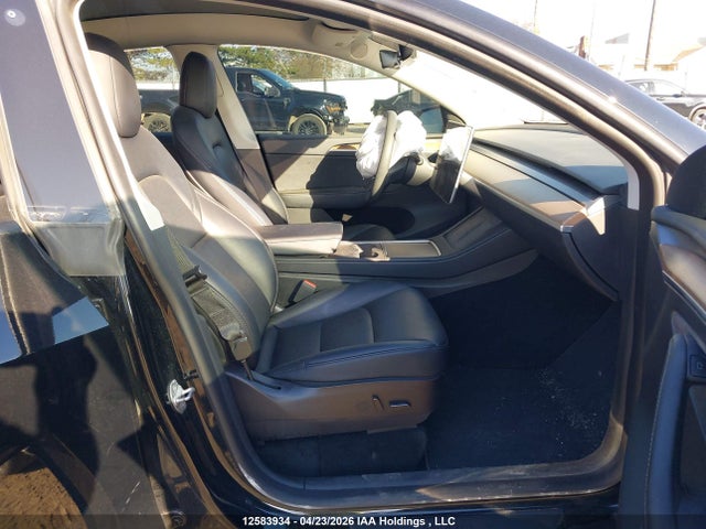Tesla Model Y Long Range 2022 7SAYGAEE1NF550389 Image 5