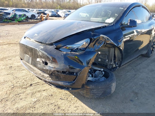 Tesla Model Y Long Range 2022 7SAYGAEE1NF550389 Image 6