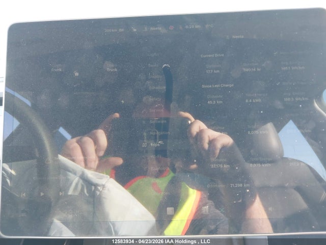 Tesla Model Y Long Range 2022 7SAYGAEE1NF550389 Image 7