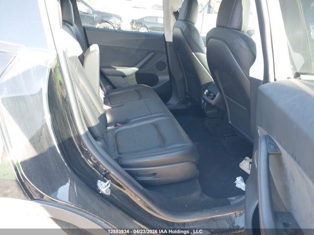 Tesla Model Y Long Range 2022 7SAYGAEE1NF550389 Image 8