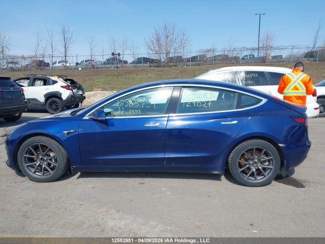 12583951 :رقم المزاد ، 5YJ3E1EB4JF127027 vin ، 2018 Tesla Model 3 مزاد بيع