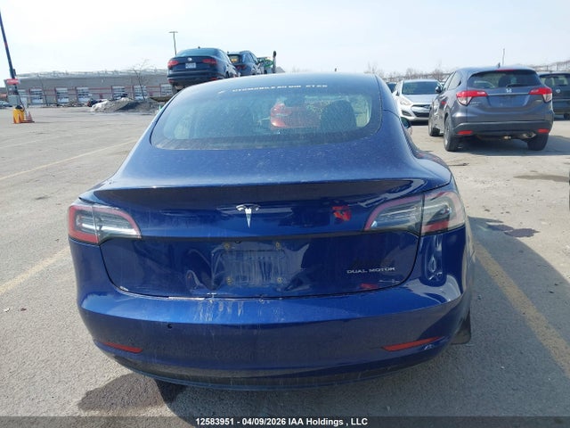 12583951 :رقم المزاد ، 5YJ3E1EB4JF127027 vin ، 2018 Tesla Model 3 مزاد بيع