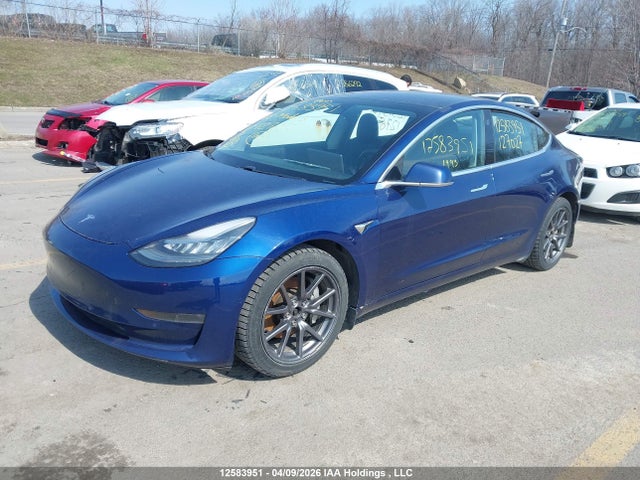 12583951 :رقم المزاد ، 5YJ3E1EB4JF127027 vin ، 2018 Tesla Model 3 مزاد بيع