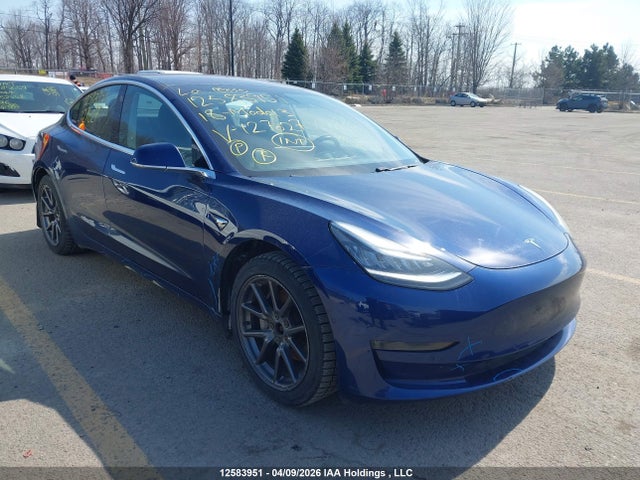 12583951 :رقم المزاد ، 5YJ3E1EB4JF127027 vin ، 2018 Tesla Model 3 مزاد بيع