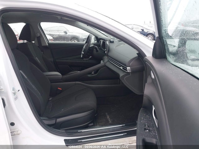 KMHLM4DG8SU884227 Hyundai Elantra Preferred