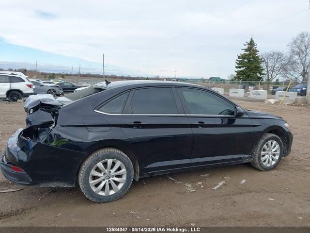 3VWCM7BU1NM020401 Volkswagen Jetta