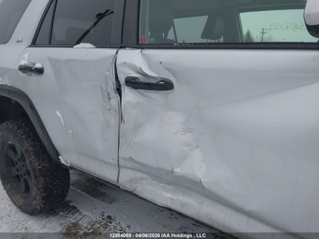 12584059 :رقم المزاد ، JTEBU5JR4A5024731 vin ، 2010 Toyota 4runner Sr5/limited/trail مزاد بيع