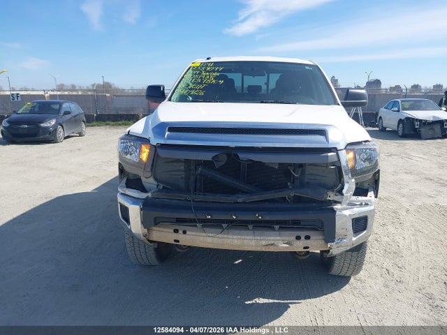12584094 :رقم المزاد ، 5TFUM5F19EX051935 vin ، 2014 Toyota Tundra Double Cab Sr/double Cab Sr5 مزاد بيع