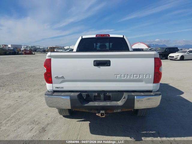 12584094 :رقم المزاد ، 5TFUM5F19EX051935 vin ، 2014 Toyota Tundra Double Cab Sr/double Cab Sr5 مزاد بيع