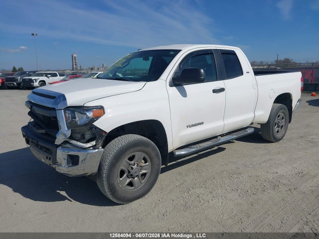12584094 :رقم المزاد ، 5TFUM5F19EX051935 vin ، 2014 Toyota Tundra Double Cab Sr/double Cab Sr5 مزاد بيع