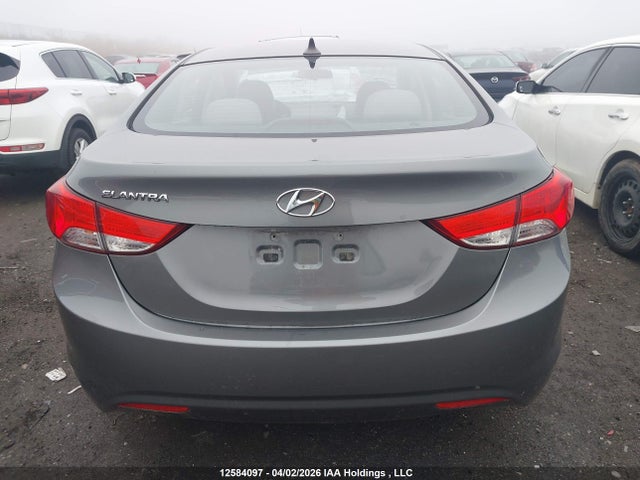 Продажа на аукционе авто 2013 Hyundai Elantra Gl, vin: 5NPDH4AE6DH327135, номер лота: 12584097