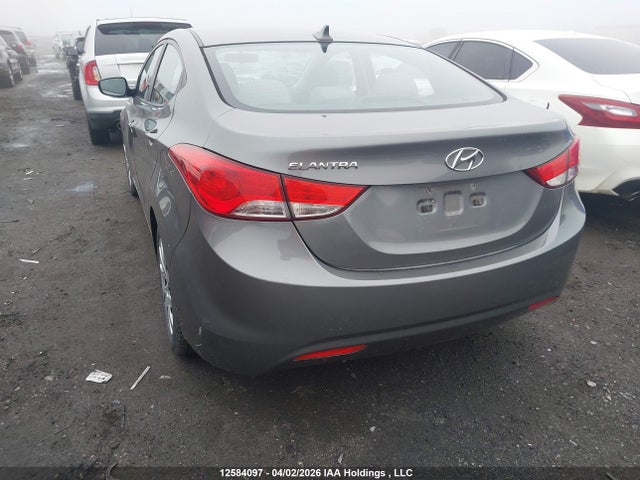 Продажа на аукционе авто 2013 Hyundai Elantra Gl, vin: 5NPDH4AE6DH327135, номер лота: 12584097