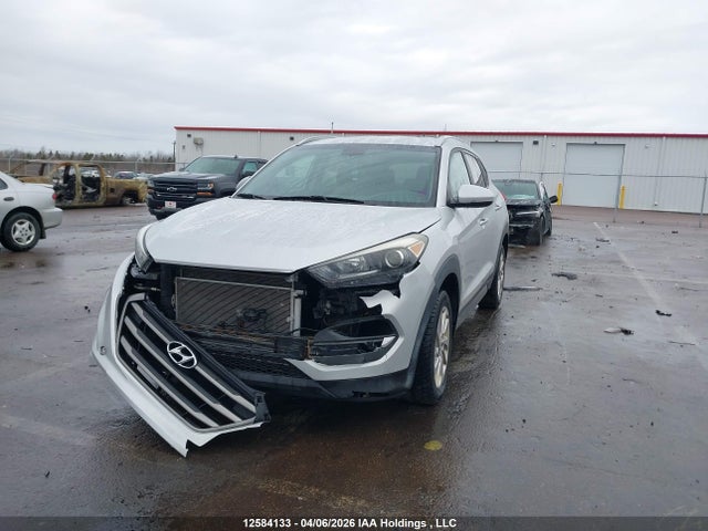 2016 Hyundai Tucson Limited/sport And Eco/se მანქანა იყიდება აუქციონზე, vin: KM8J3CA47GU055641, აუქციონის ნომერი: 12584133
