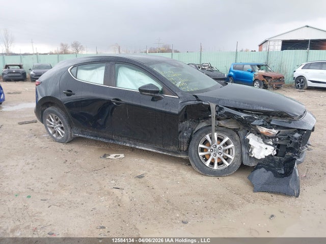 JM1BPALM1K1120881 Mazda Mazda3 Gs