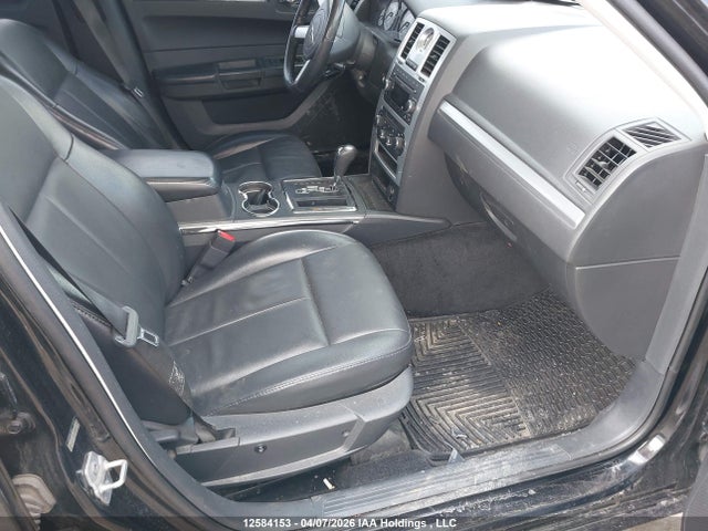 2010 Chrysler 300 Touring მანქანა იყიდება აუქციონზე, vin: 2C3CA5CV3AH273014, აუქციონის ნომერი: 12584153