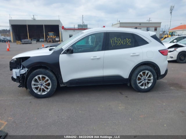 1FMCU9G63LUB34123 Ford ESCAPE SE