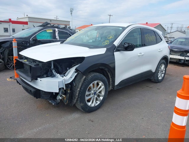 1FMCU9G63LUB34123 Ford ESCAPE SE