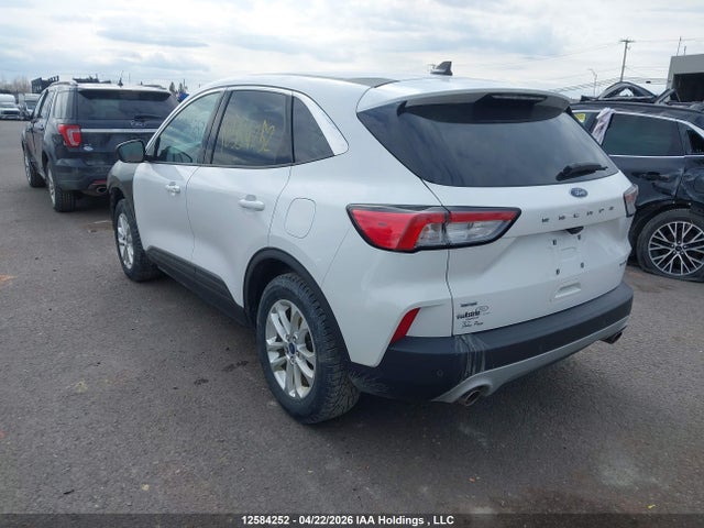 1FMCU9G63LUB34123 Ford ESCAPE SE