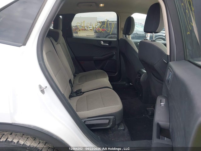 1FMCU9G63LUB34123 Ford ESCAPE SE