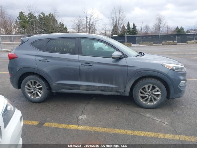 KM8J33A4XGU182609 Hyundai Tucson Premium