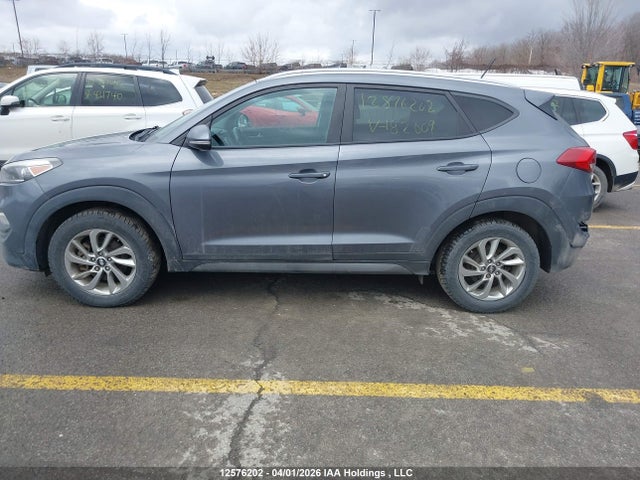 KM8J33A4XGU182609 Hyundai Tucson Premium