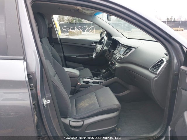 KM8J33A4XGU182609 Hyundai Tucson Premium