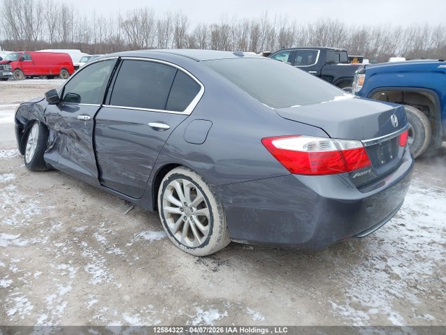12584322 :رقم المزاد ، 1HGCR2F92FA810867 vin ، 2015 Honda Accord Touring مزاد بيع